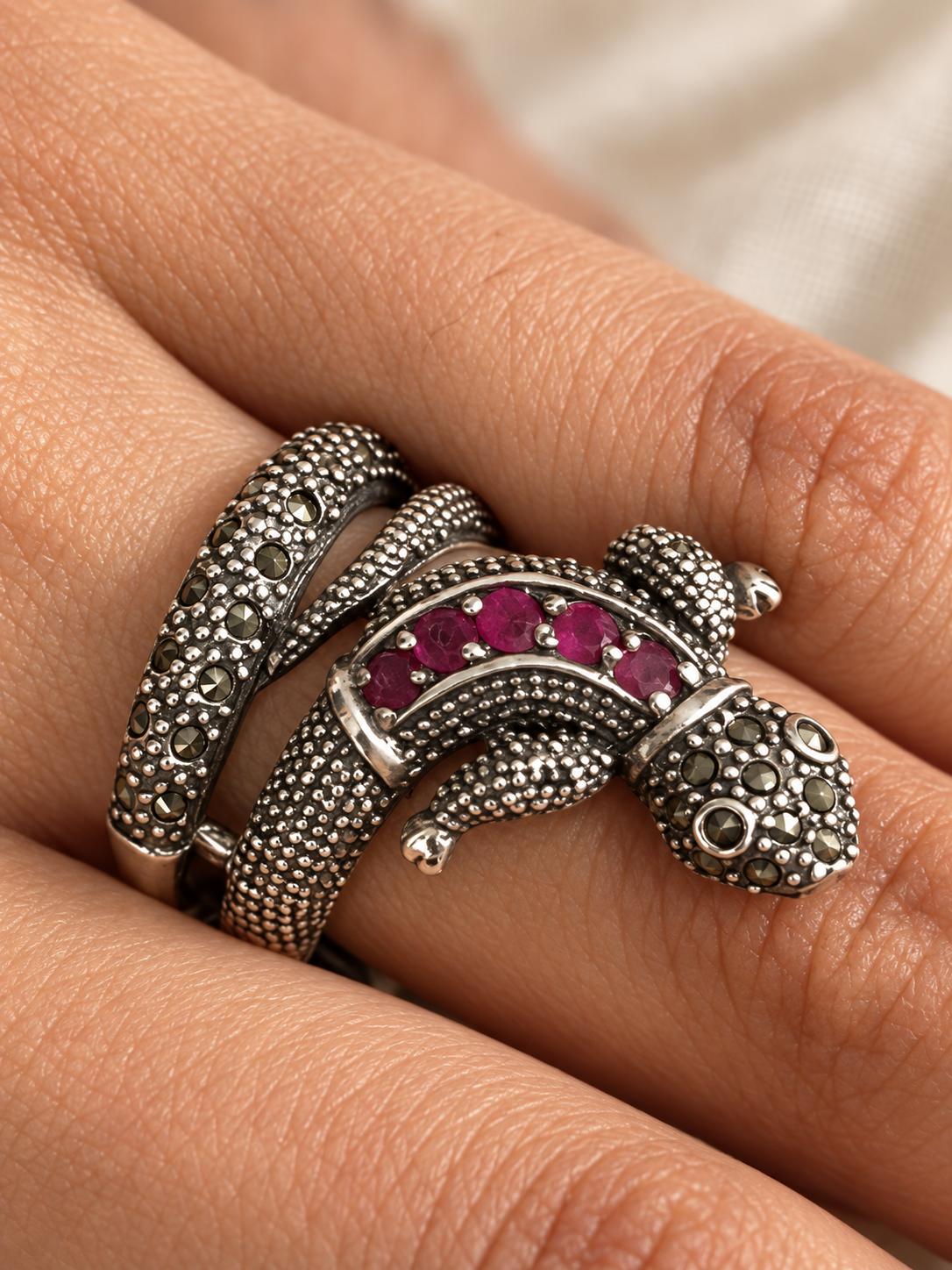 Anillo Carmesí- Rubí